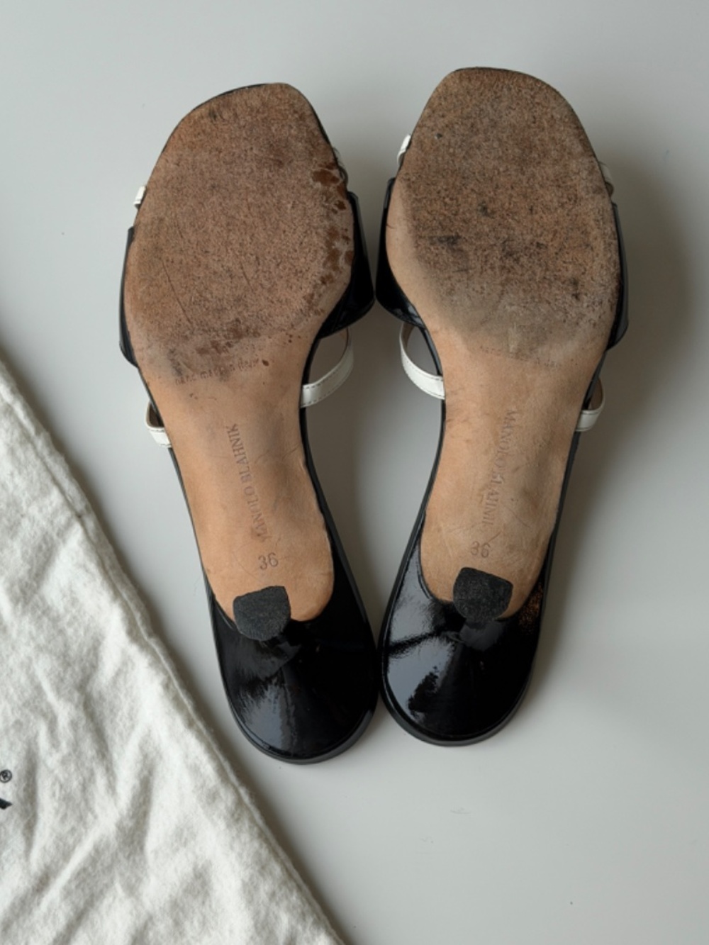 Vintage Manolo Blahnik black & white patent leather mule sandals, IT 36, ~US 5.5 - Picture 12 of 12